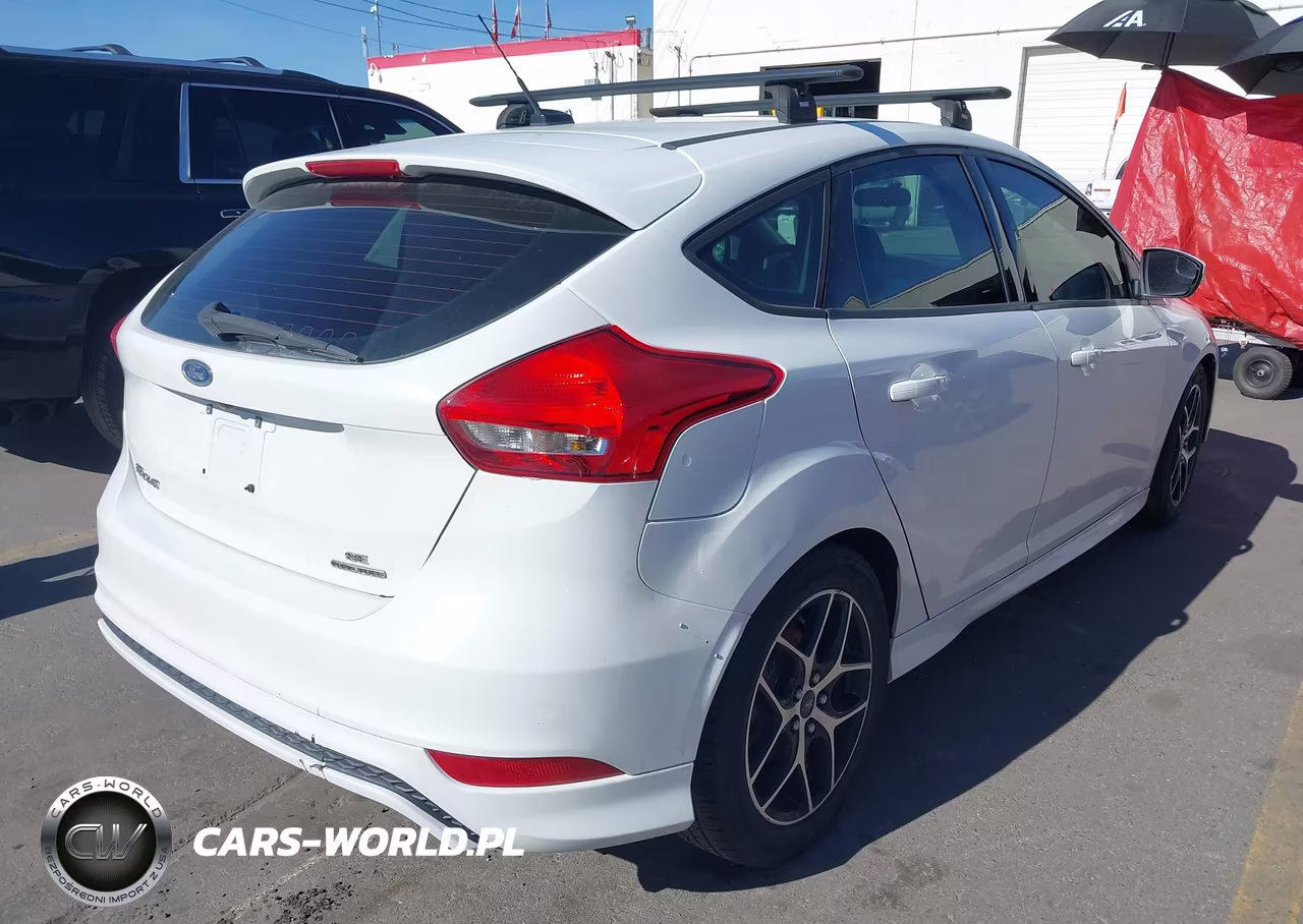 2015 Ford Focus Se VIN:1FADP3K25FL230479 - 4