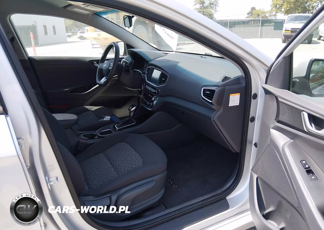 2018 Hyundai Ioniq Hybrid Blue VIN:KMHC65LC0JU099987 - 5