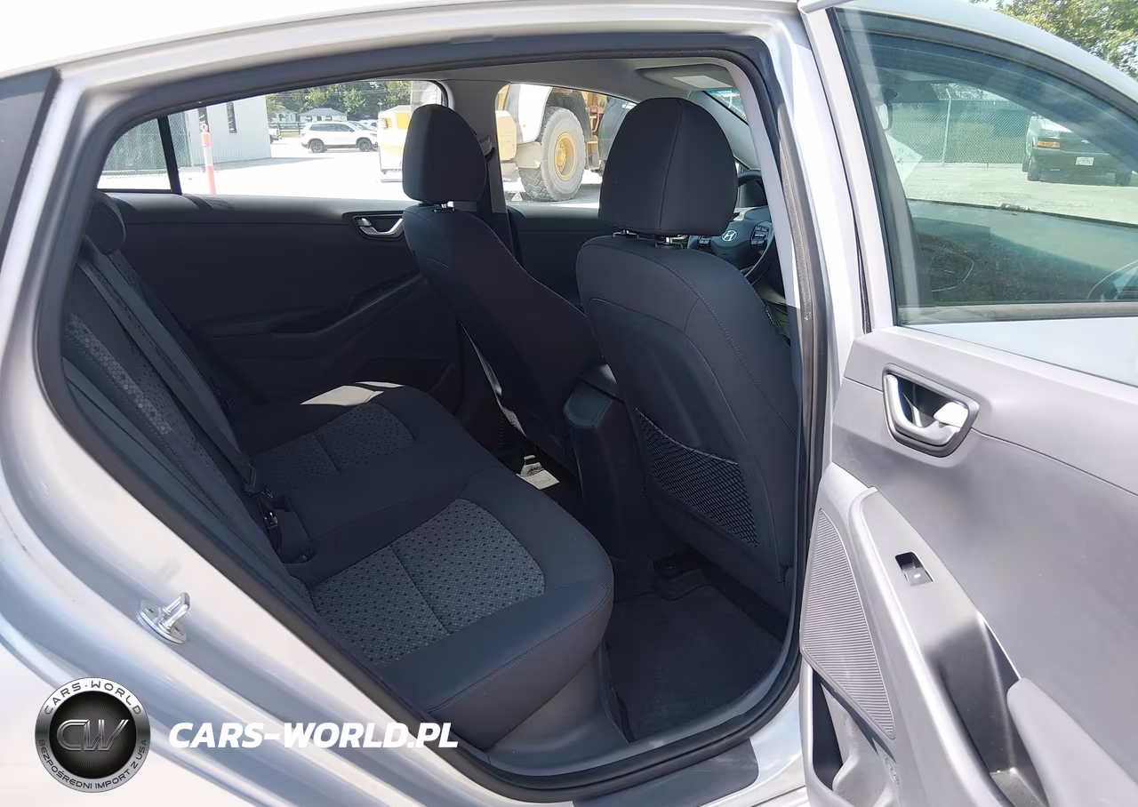 2018 Hyundai Ioniq Hybrid Blue VIN:KMHC65LC0JU099987 - 8