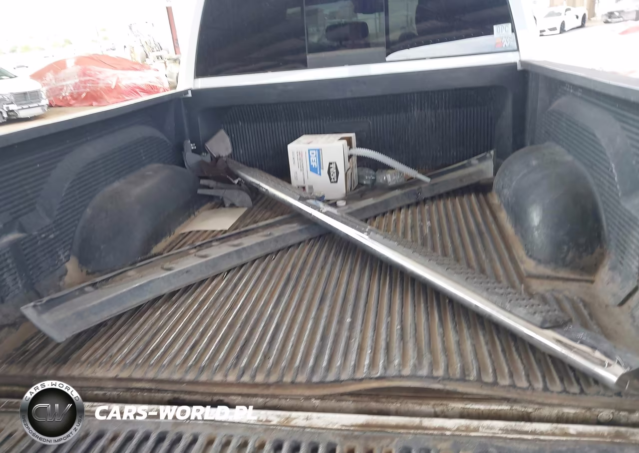 2015 Ram 1500 Laramie VIN:1C6RR7NT9FS684754 - 12