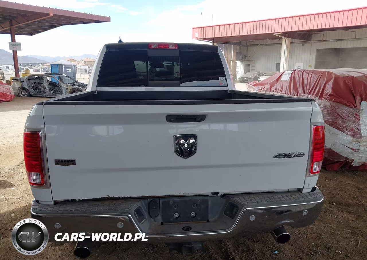 2015 Ram 1500 Laramie VIN:1C6RR7NT9FS684754 - 17