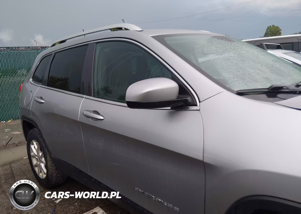 2017 Jeep Cherokee Latitude 4X4 VIN:1C4PJMCB9HW537975 - 13