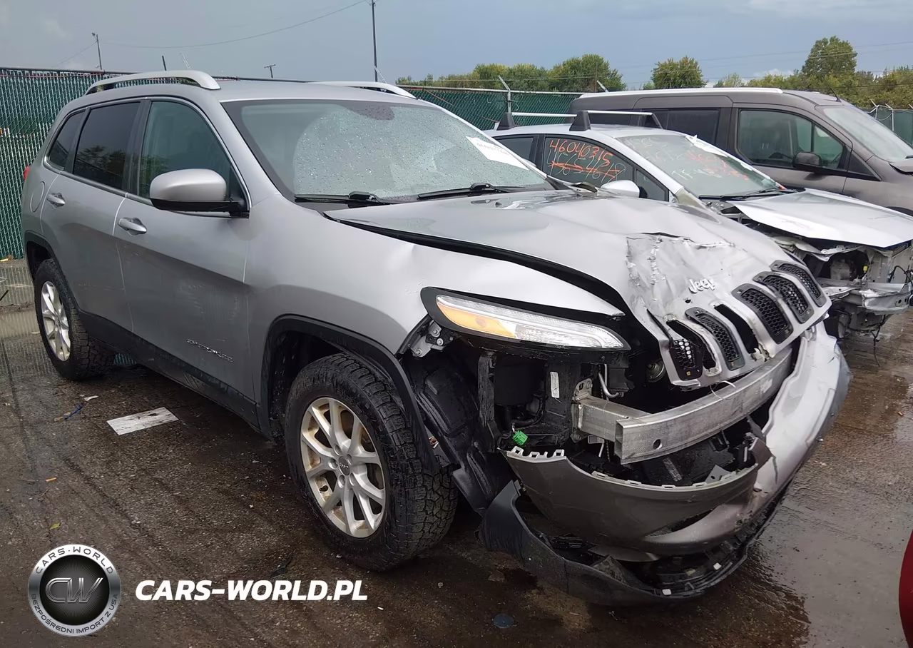 2017 Jeep Cherokee Latitude 4X4 VIN:1C4PJMCB9HW537975 - 6