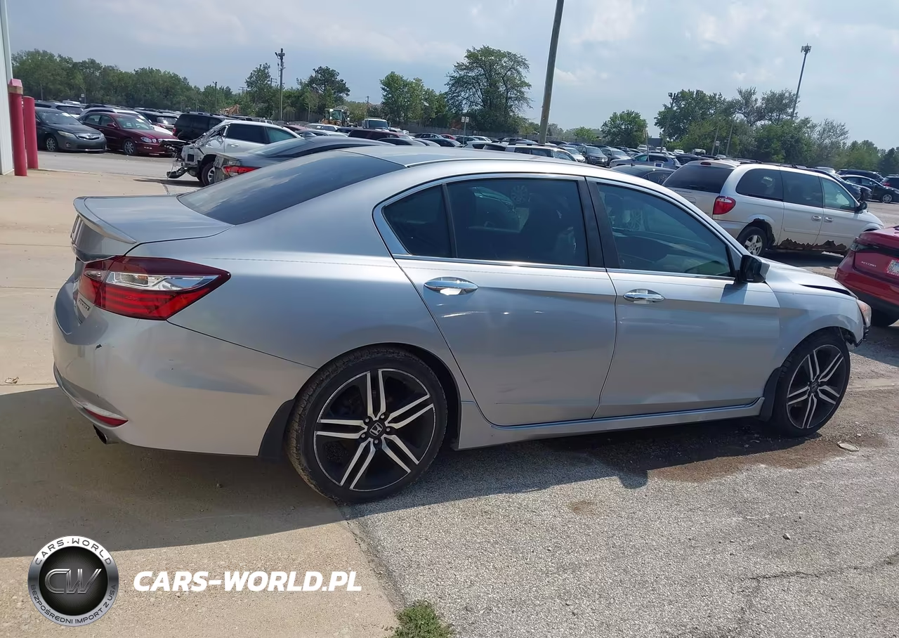 2017 Honda Accord Sport VIN:1HGCR2F58HA017377 - 13