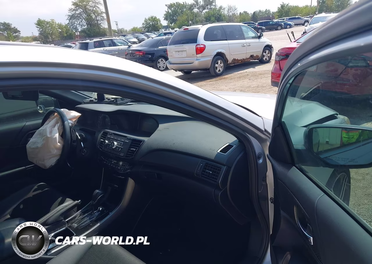 2017 Honda Accord Sport VIN:1HGCR2F58HA017377 - 5