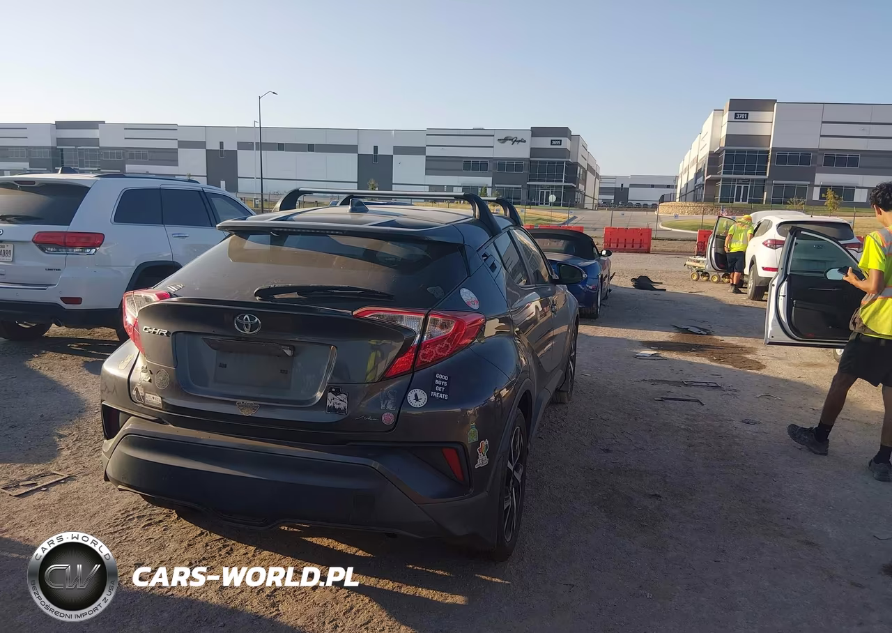 2020 Toyota C-Hr Xle VIN:JTNKHMBX5L1083907 - 4