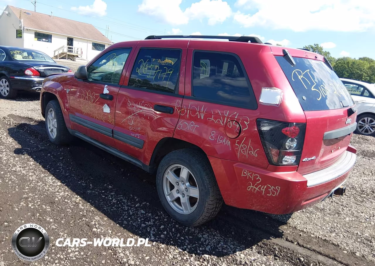 2005 Jeep Grand Cherokee Laredo VIN:1J4HR48N55C556966 - 3