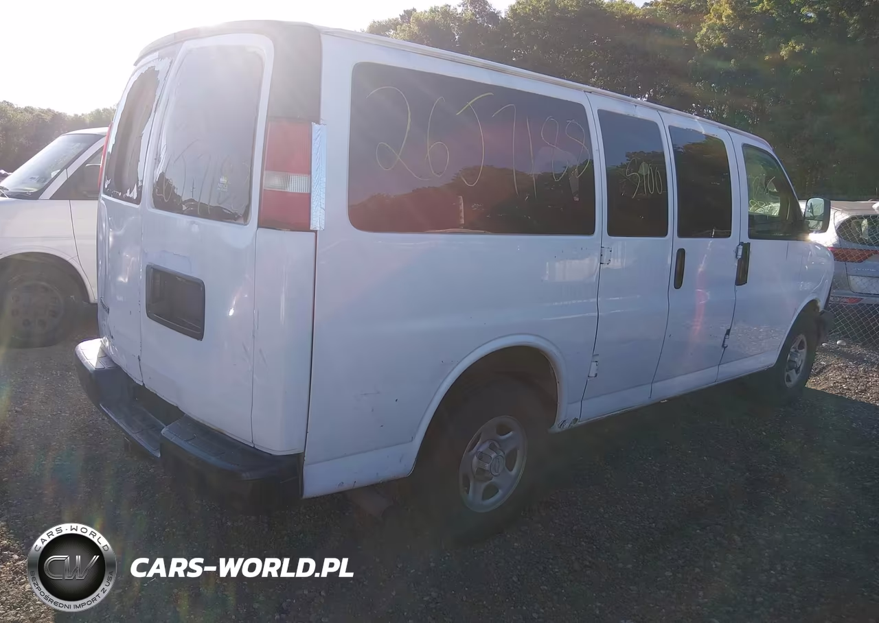 2008 Chevrolet Express Work Van VIN:1GCFG15X981217246 - 4