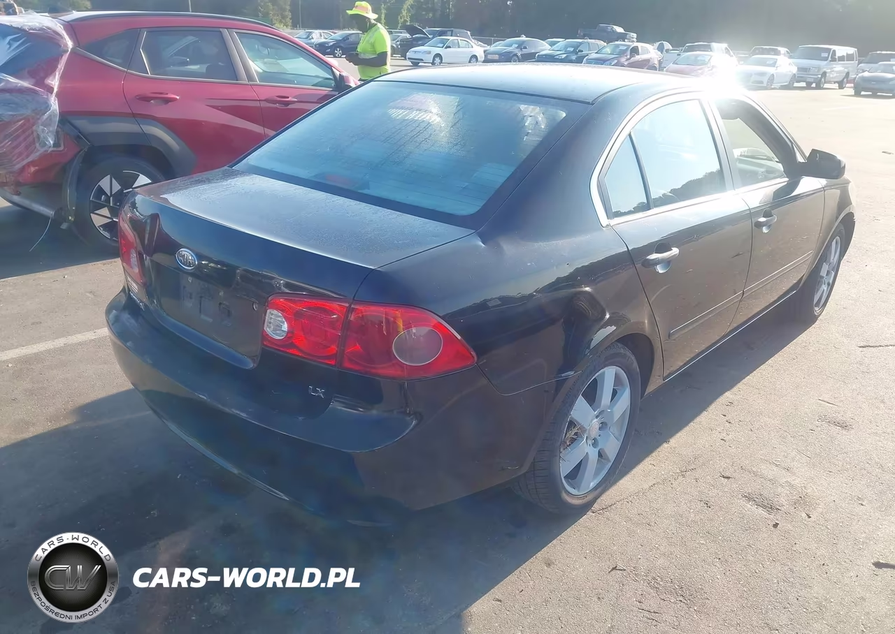 2008 Kia Optima Lx VIN:KNAGE123785239165 - 4