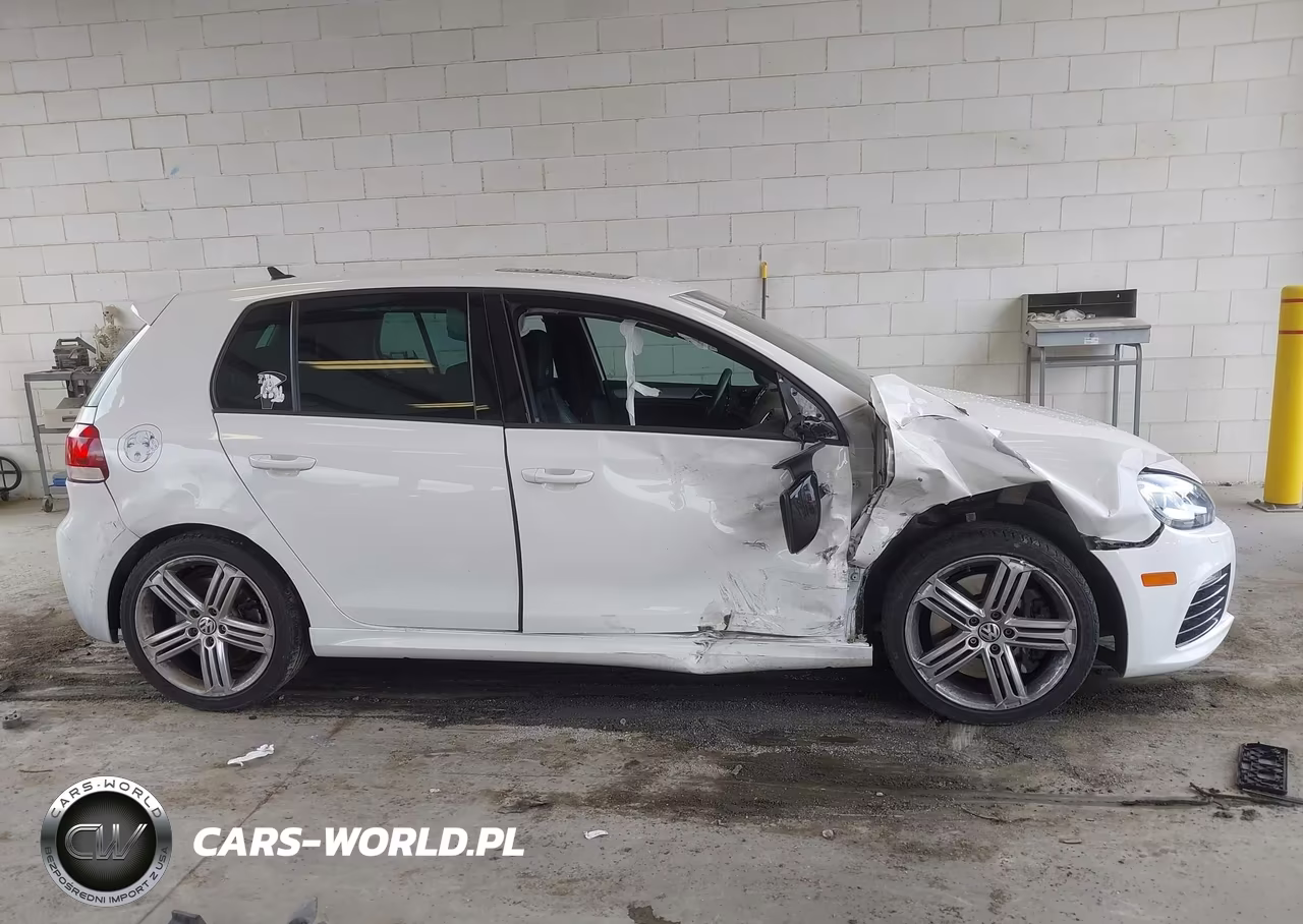 2013 Volkswagen Golf R 4-Door VIN:WVWPF7AJ3DW118060 - 13