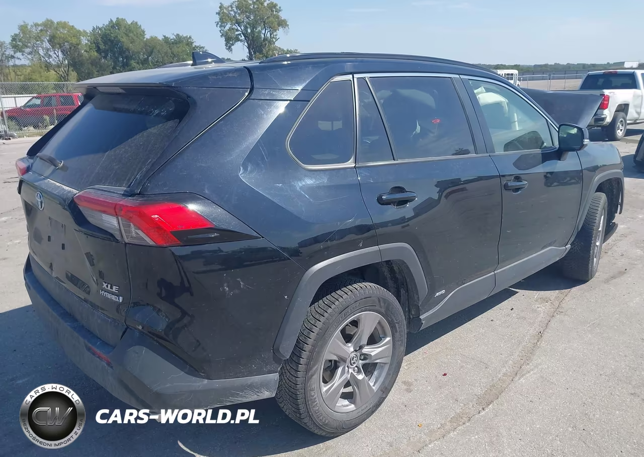 2023 Toyota Rav4 Hybrid Xle VIN:JTMRWRFV1PD172943 - 4