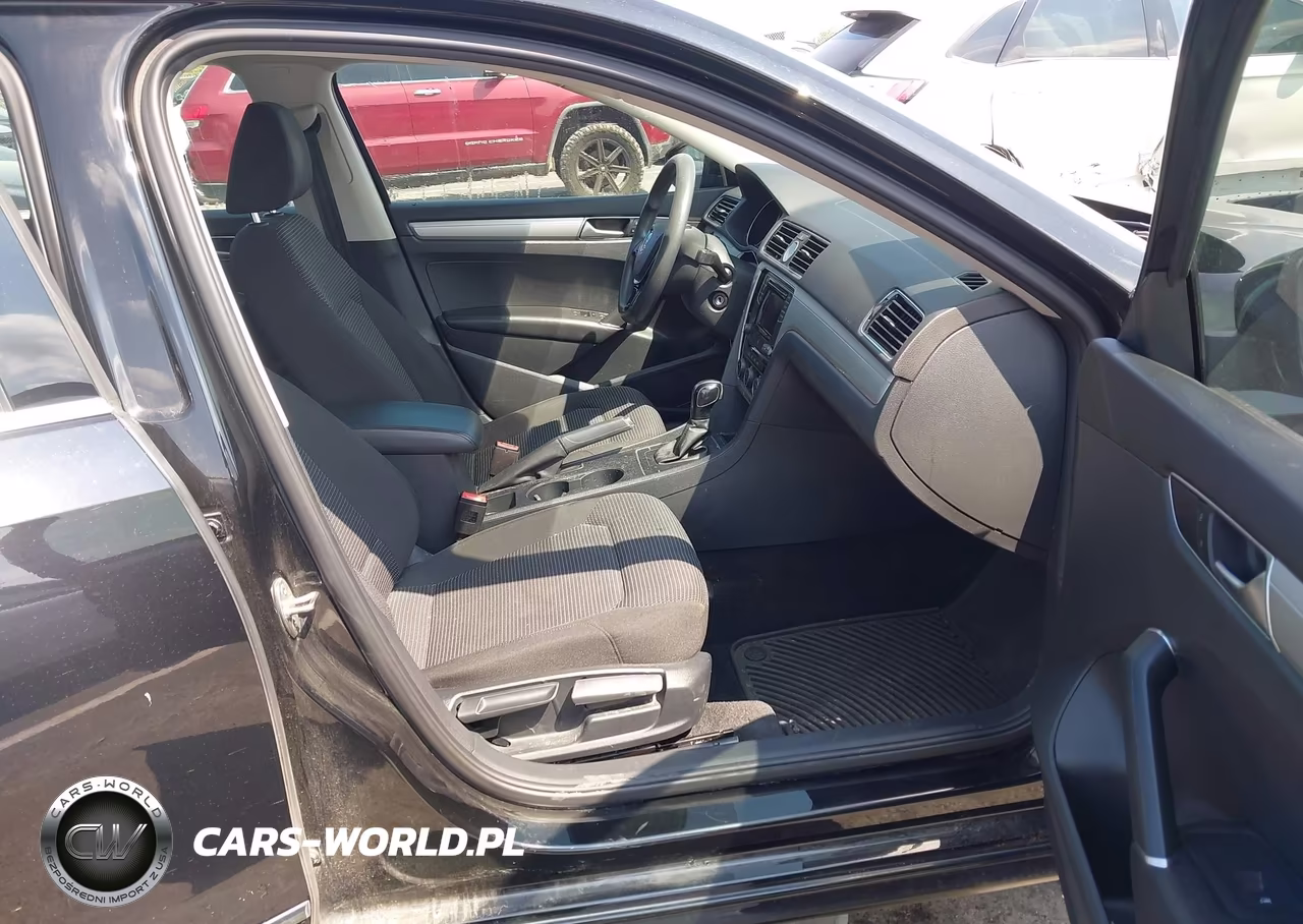 2016 Volkswagen Passat 1.8T S VIN:1VWAT7A38GC008821 - 5