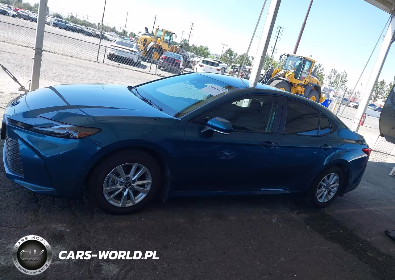 2025 Toyota Camry Le VIN:4T1DAACK5SU186868 - 14
