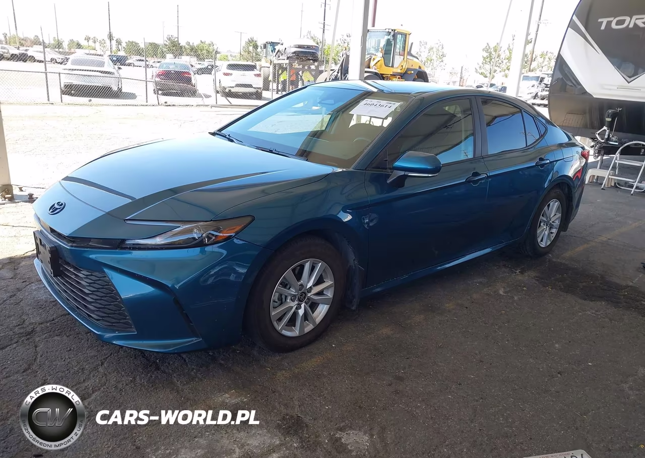 2025 Toyota Camry Le VIN:4T1DAACK5SU186868 - 2