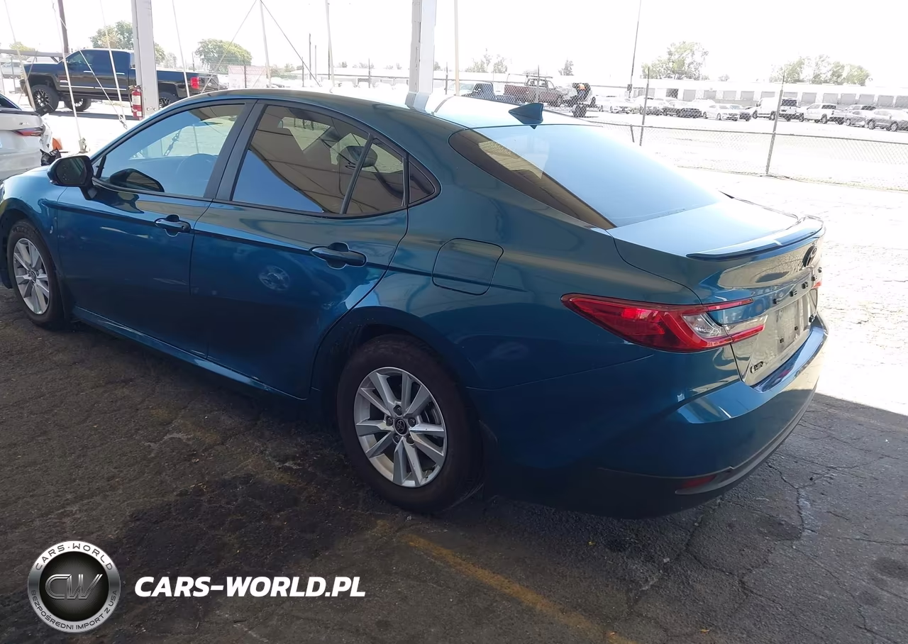 2025 Toyota Camry Le VIN:4T1DAACK5SU186868 - 3