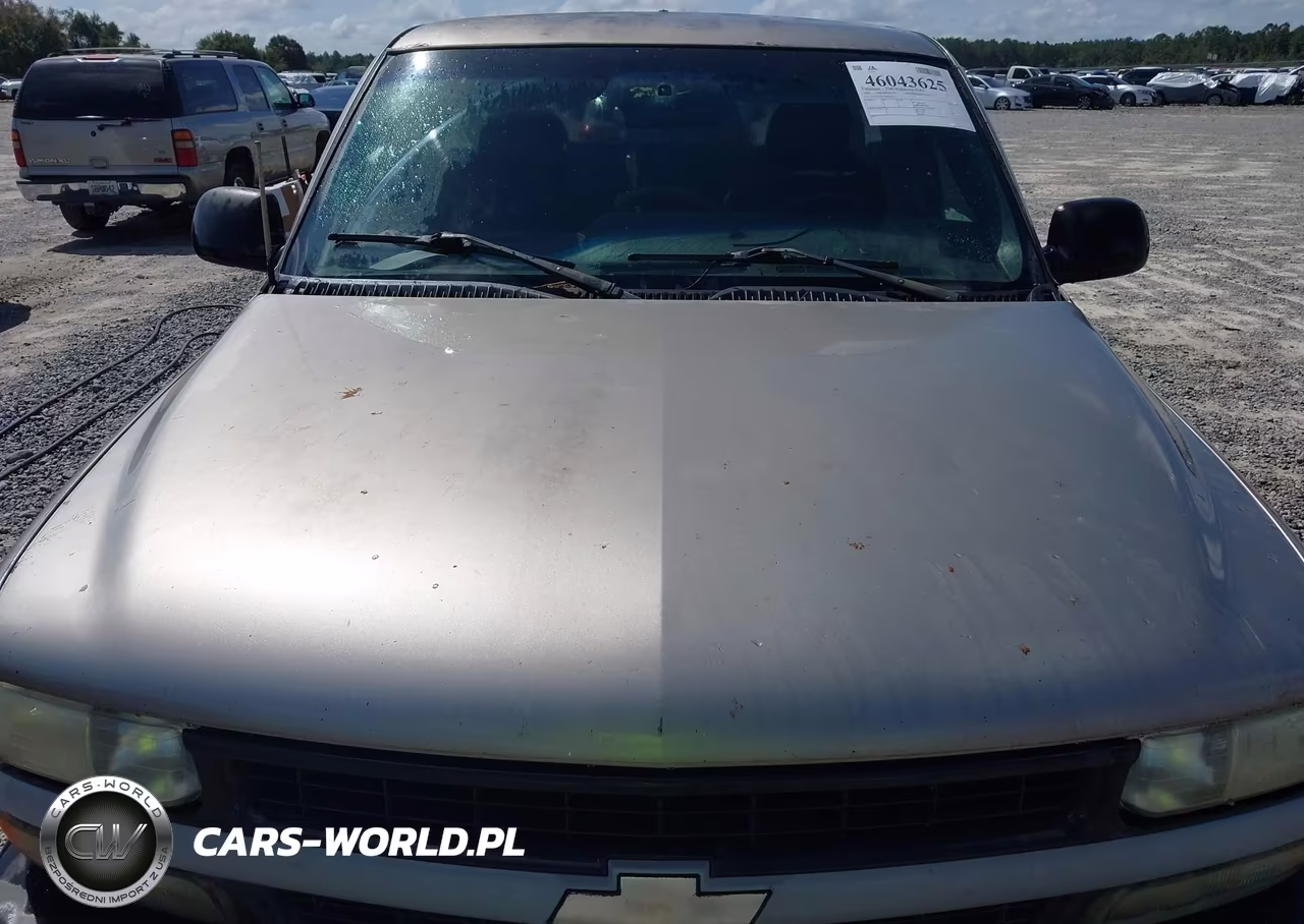 2000 Chevrolet Silverado 1500 VIN:1GCEC14V2YE388193 - 10