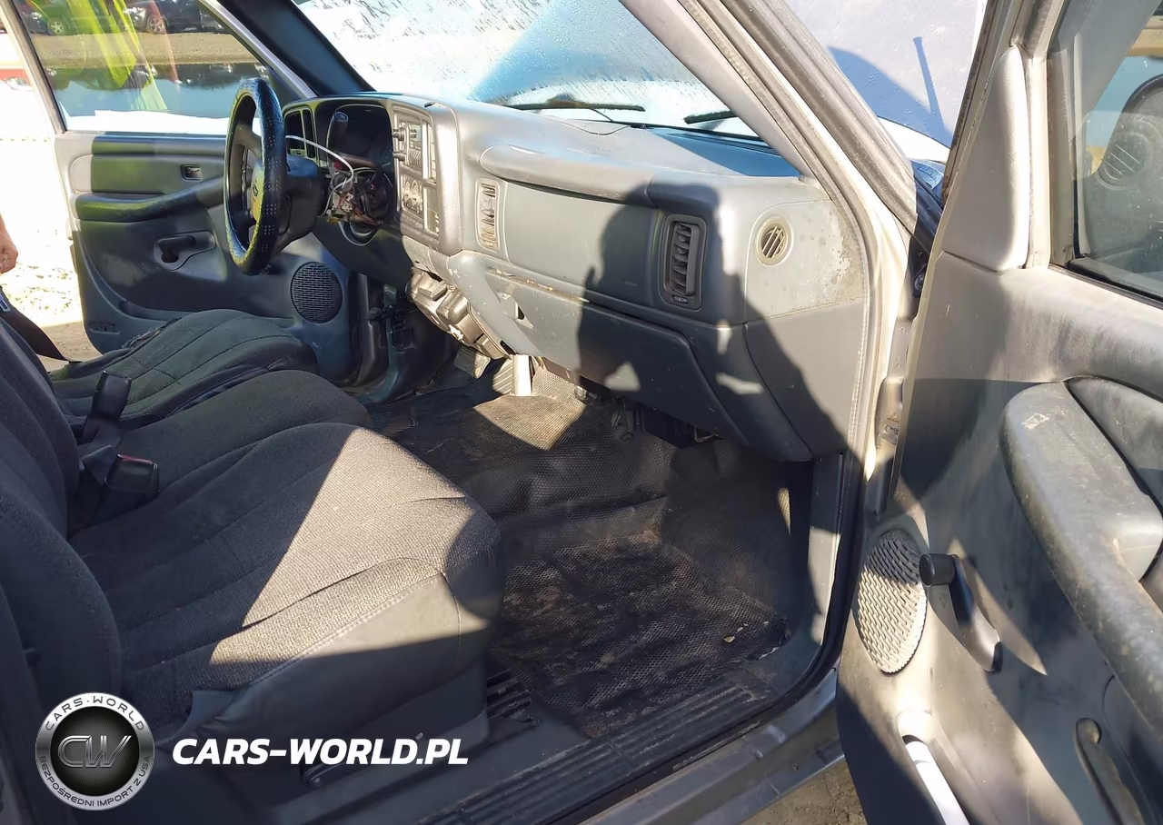 2000 Chevrolet Silverado 1500 VIN:1GCEC14V2YE388193 - 5
