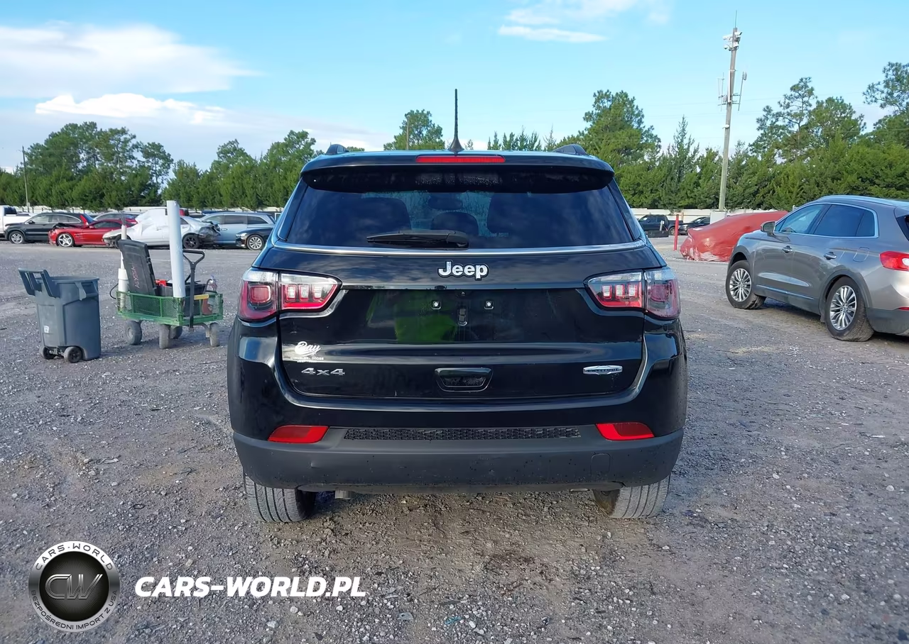2024 Jeep Compass Latitude 4X4 VIN:3C4NJDBN4RT607750 - 17