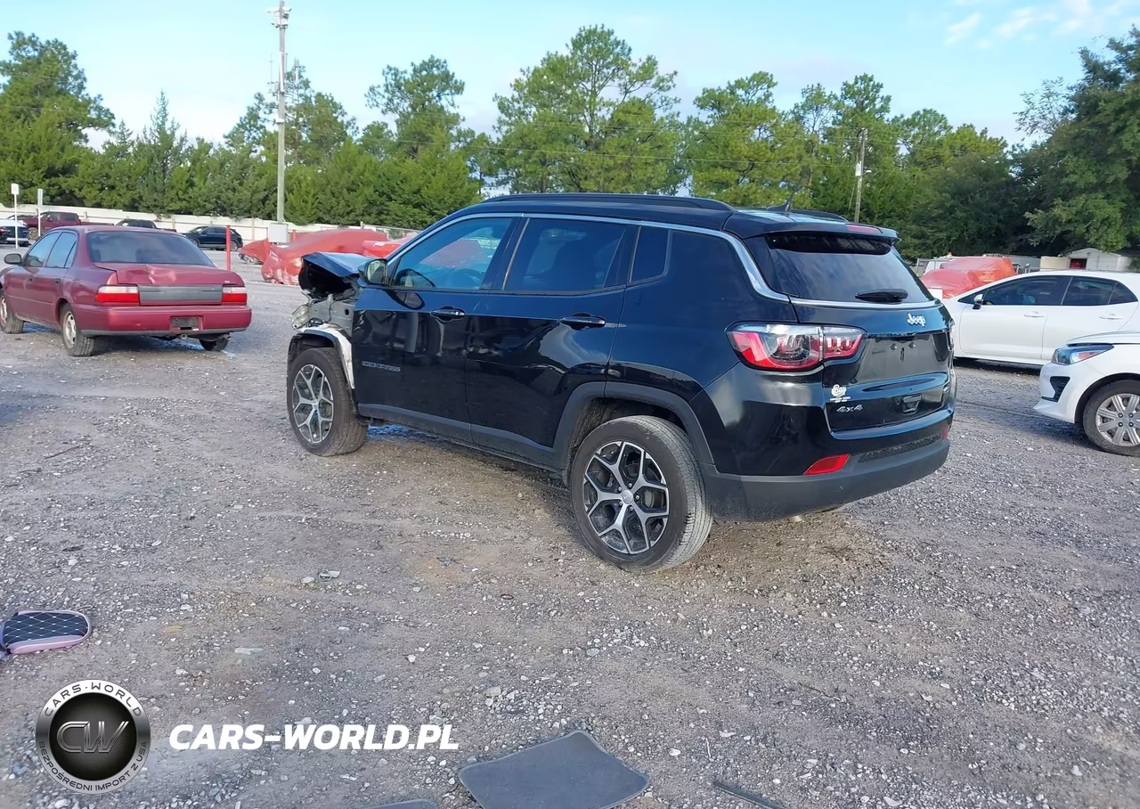2024 Jeep Compass Latitude 4X4 VIN:3C4NJDBN4RT607750 - 3