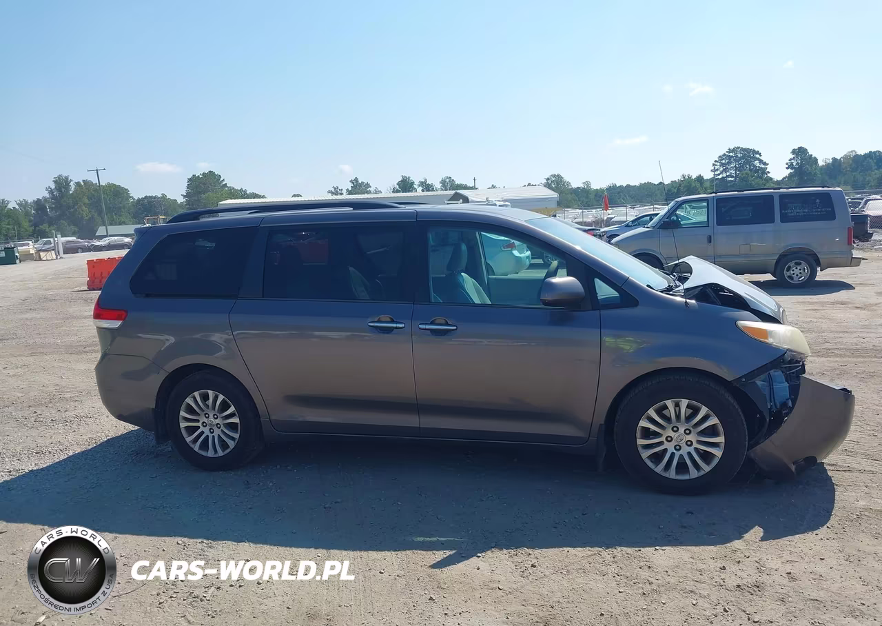 2013 Toyota Sienna Xle V6 8 Passenger VIN:5TDYK3DCXDS377912 - 13