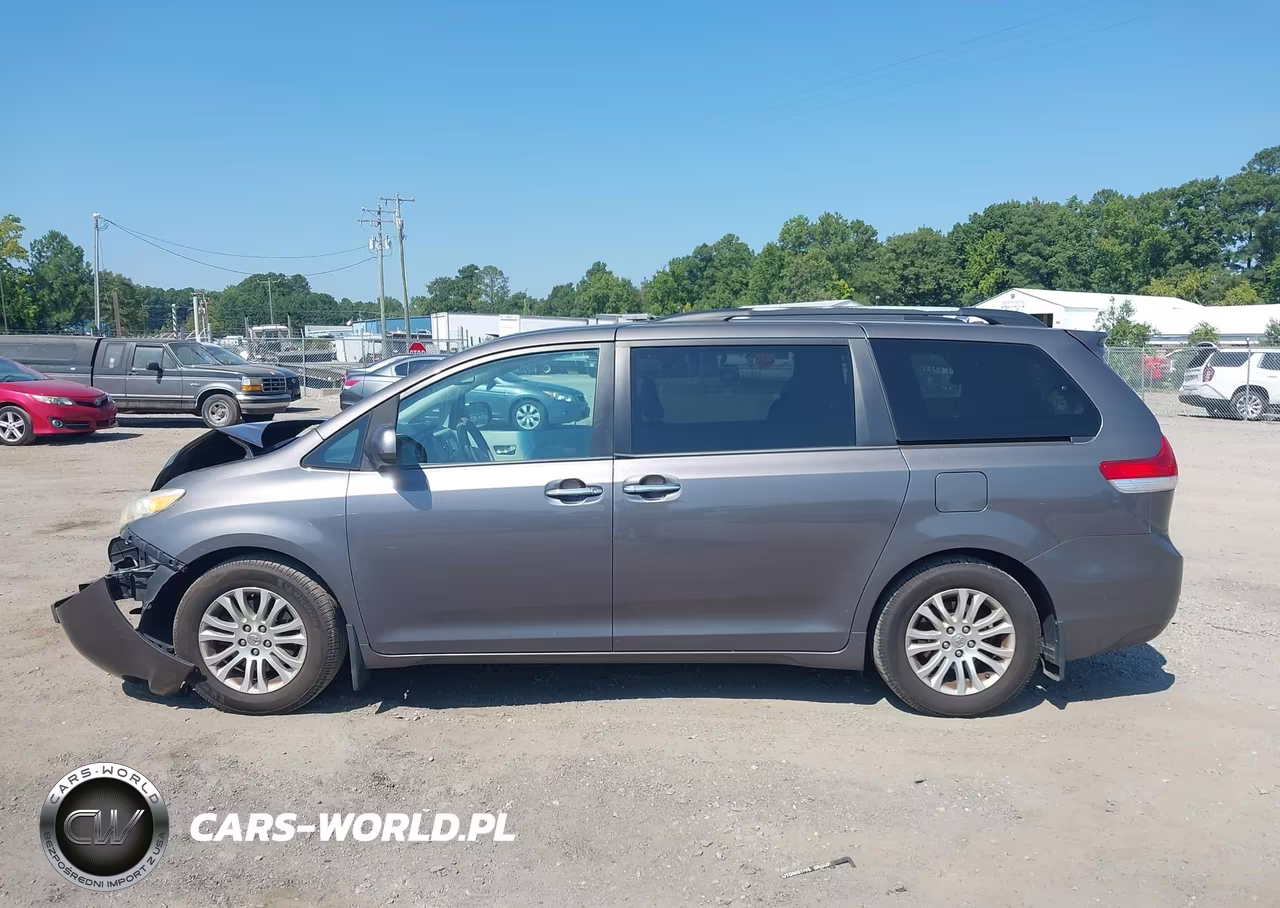 2013 Toyota Sienna Xle V6 8 Passenger VIN:5TDYK3DCXDS377912 - 14