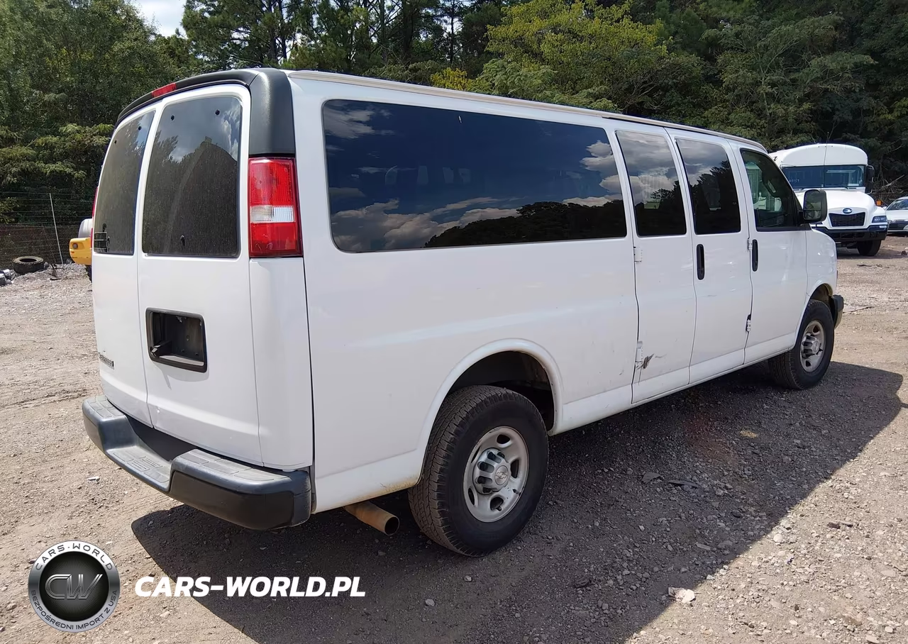 2019 Chevrolet Express 3500 Ls VIN:1GAZGNFG7K1361297 - 4