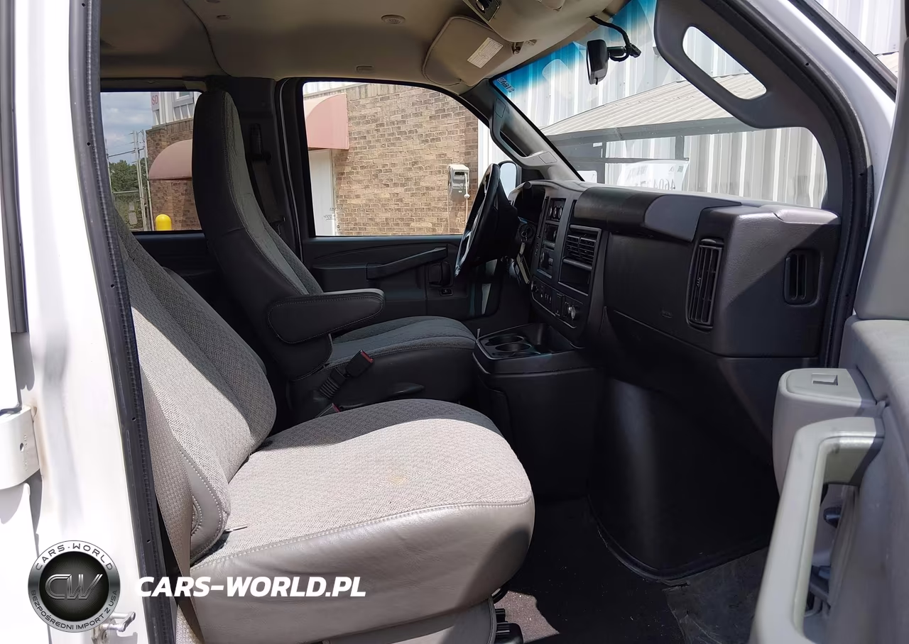 2019 Chevrolet Express 3500 Ls VIN:1GAZGNFG7K1361297 - 5