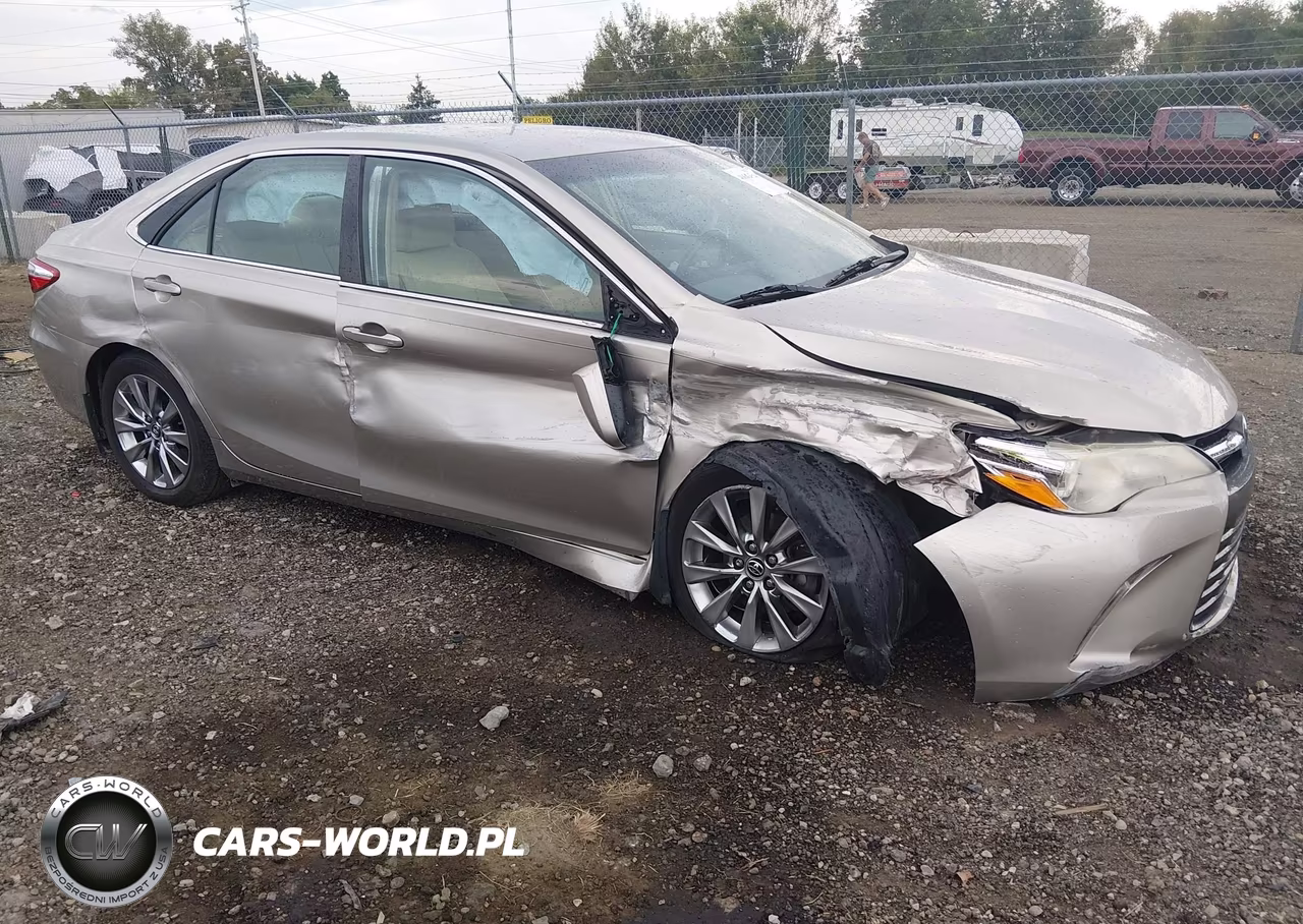 2016 Toyota Camry Xle VIN:4T4BF1FK1GR530696 - 13