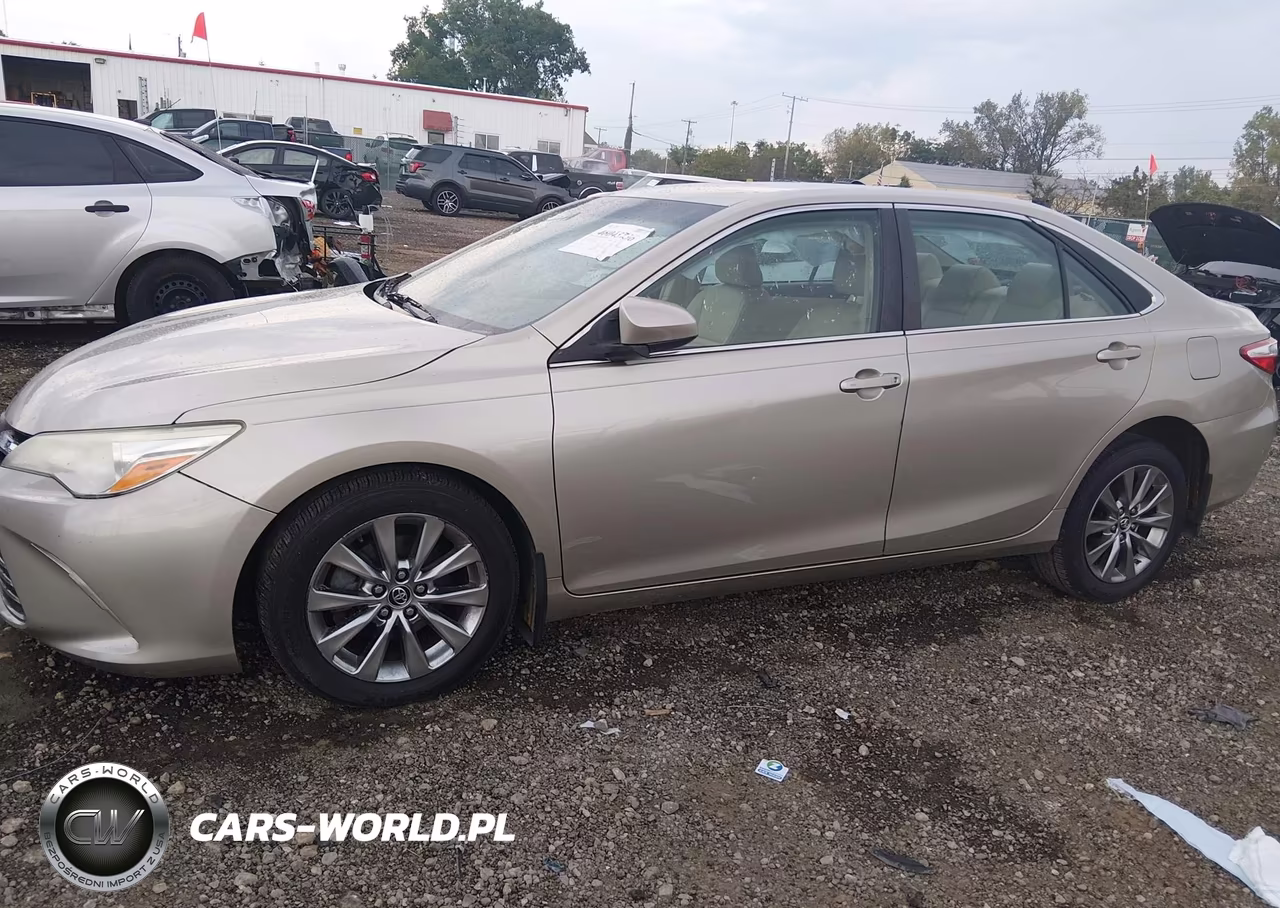 2016 Toyota Camry Xle VIN:4T4BF1FK1GR530696 - 14