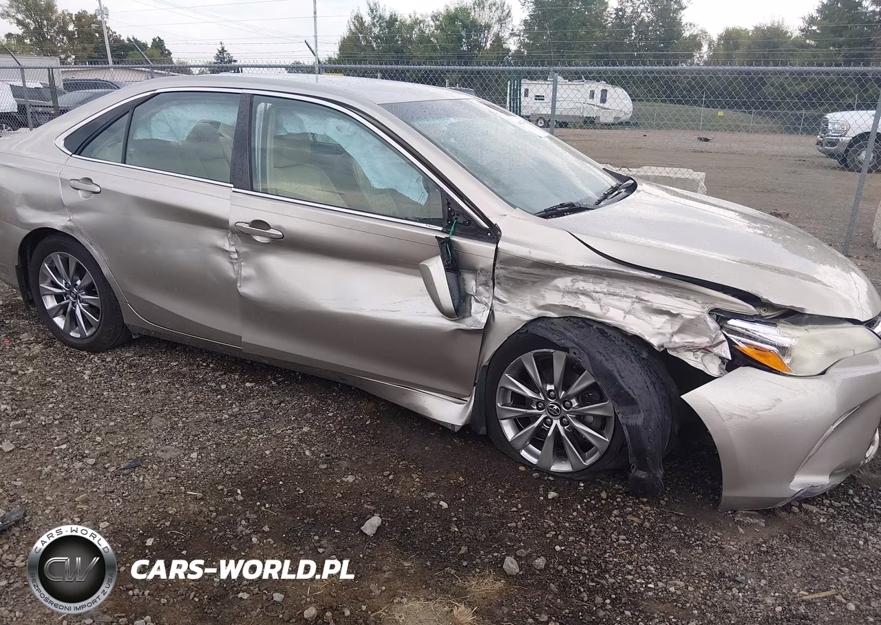 2016 Toyota Camry Xle VIN:4T4BF1FK1GR530696 - 6