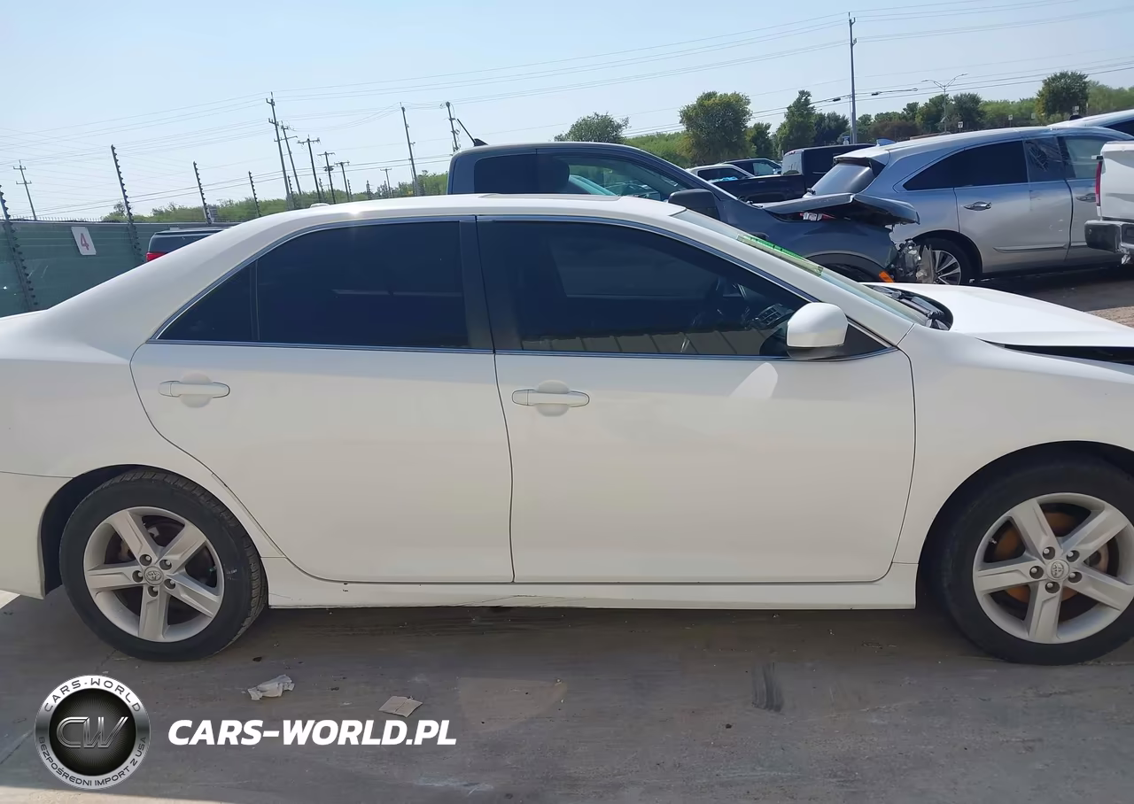2014 Toyota Camry Se VIN:4T1BF1FK8EU852310 - 14