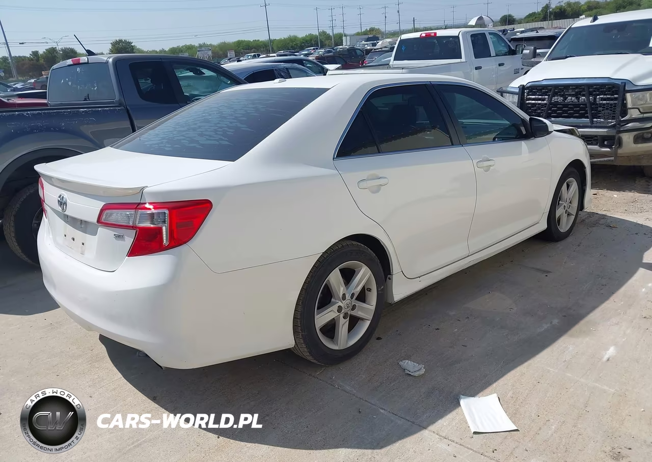 2014 Toyota Camry Se VIN:4T1BF1FK8EU852310 - 4