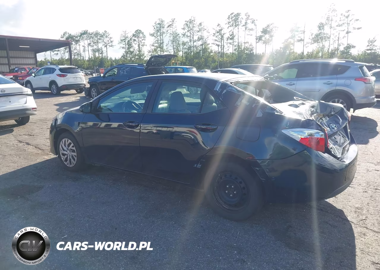 2017 Toyota Corolla Le VIN:5YFBURHE0HP732390 - 3