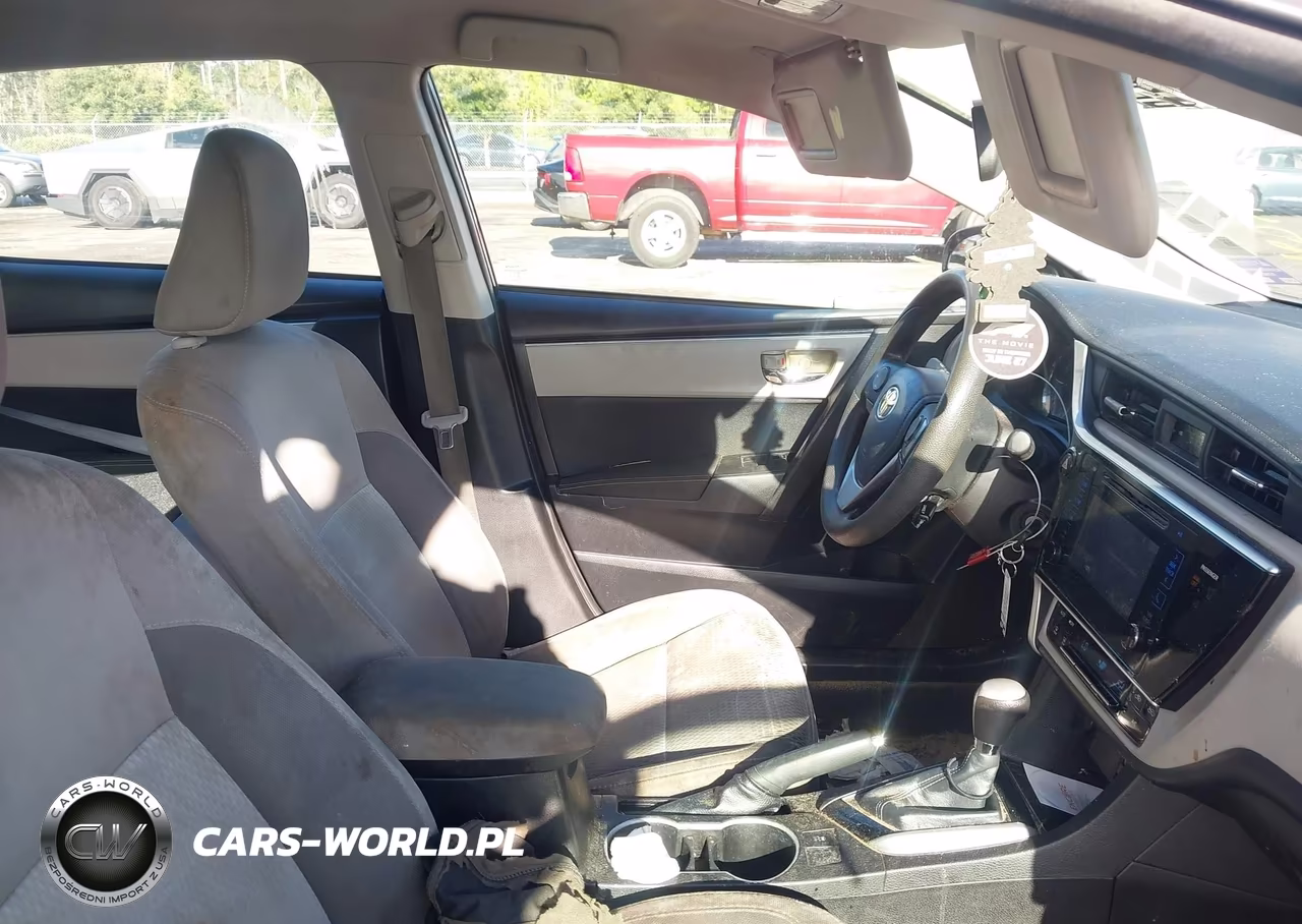 2017 Toyota Corolla Le VIN:5YFBURHE0HP732390 - 5