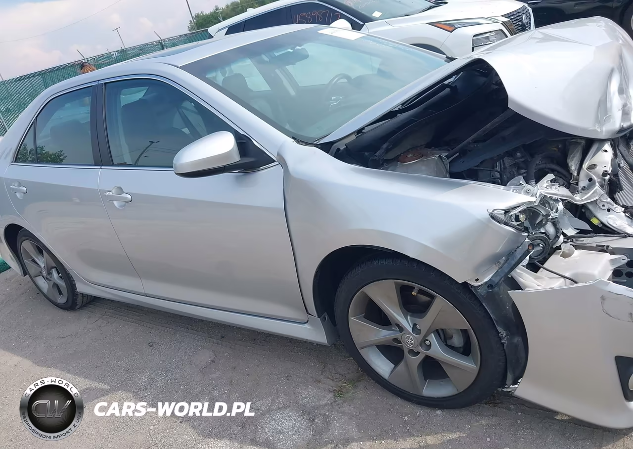 2014 Toyota Camry Se Sport VIN:4T1BF1FK1EU834022 - 13