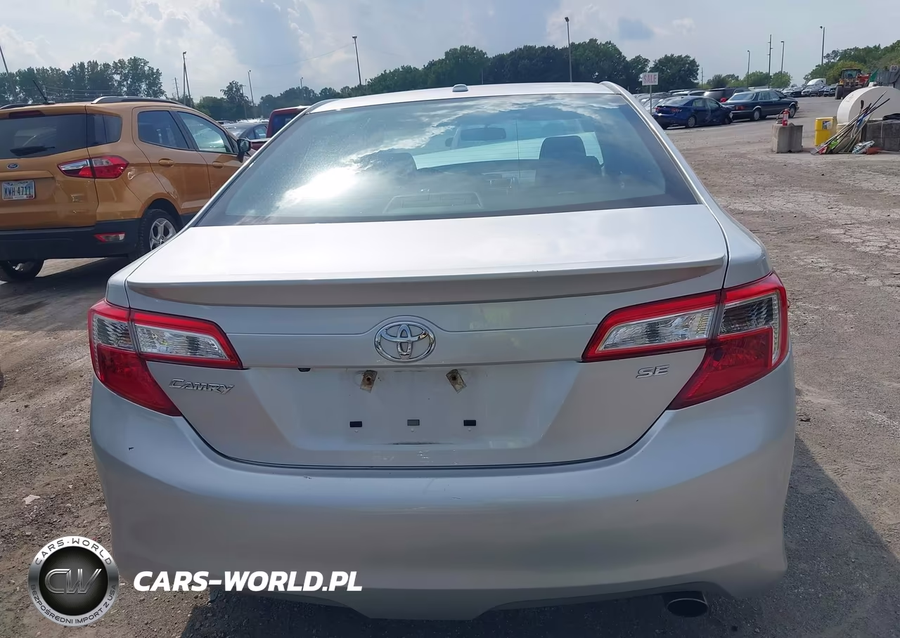2014 Toyota Camry Se Sport VIN:4T1BF1FK1EU834022 - 16