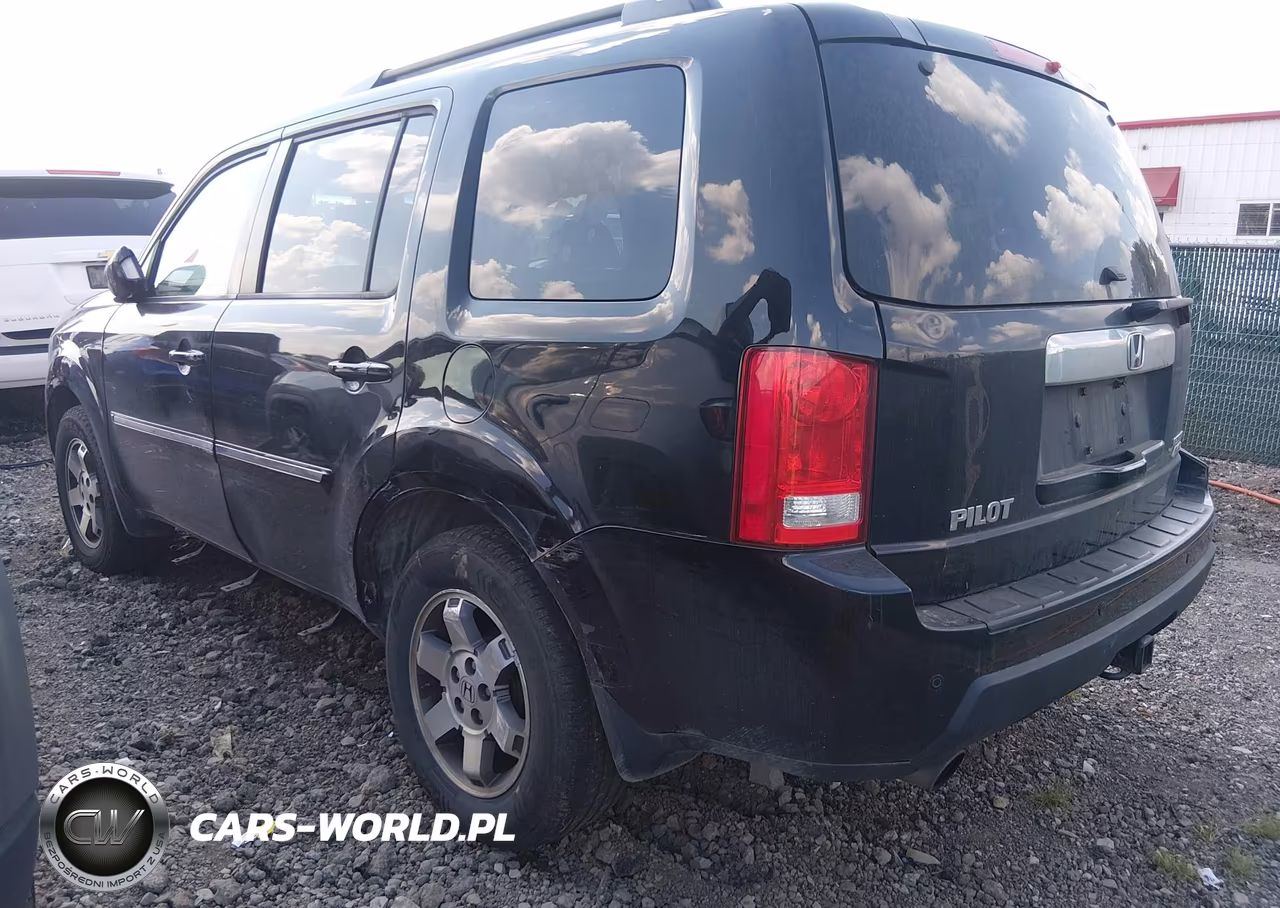 2011 Honda Pilot Touring VIN:5FNYF4H90BB103001 - 3