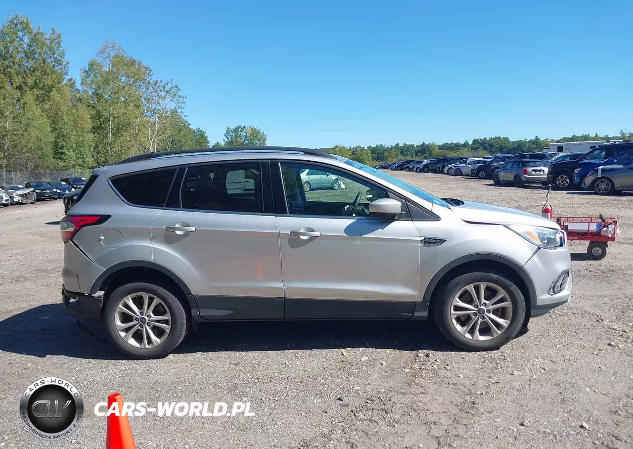 2018 Ford Escape Se VIN:1FMCU9GD9JUB66666 - 13