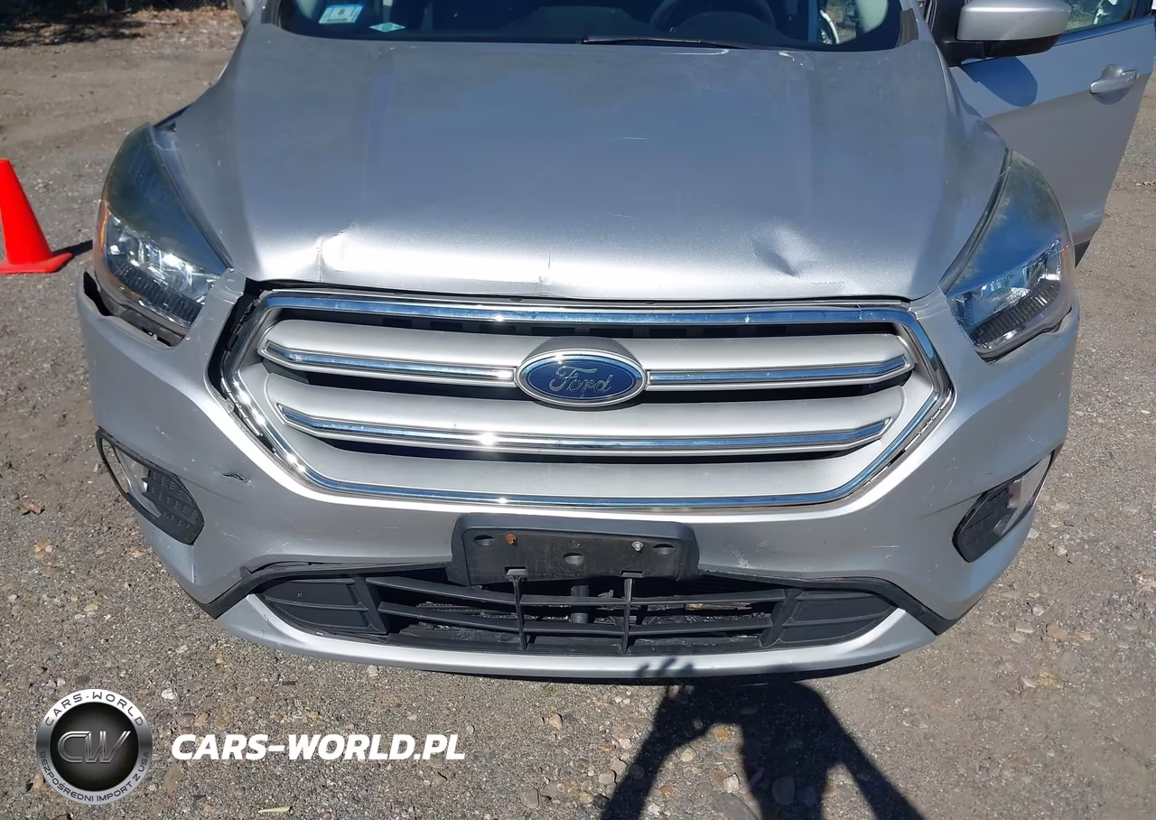 2018 Ford Escape Se VIN:1FMCU9GD9JUB66666 - 17