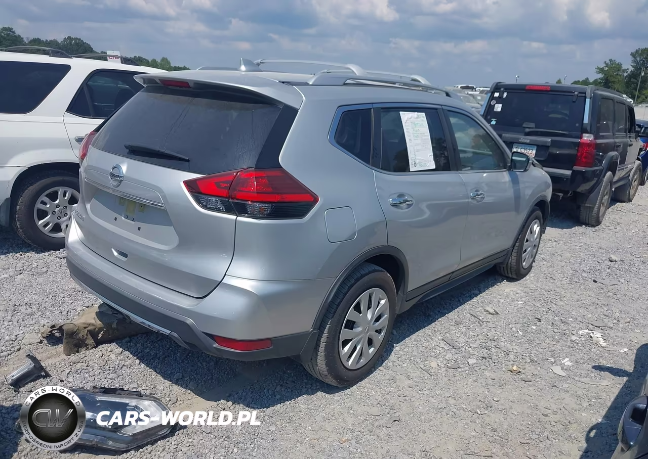 2017 Nissan Rogue S VIN:JN8AT2MTXHW384622 - 4