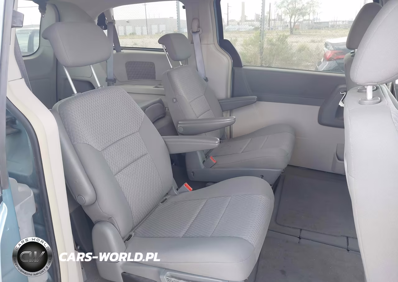 2008 Chrysler Town & Country Lx VIN:2A8HR44H58R757003 - 8