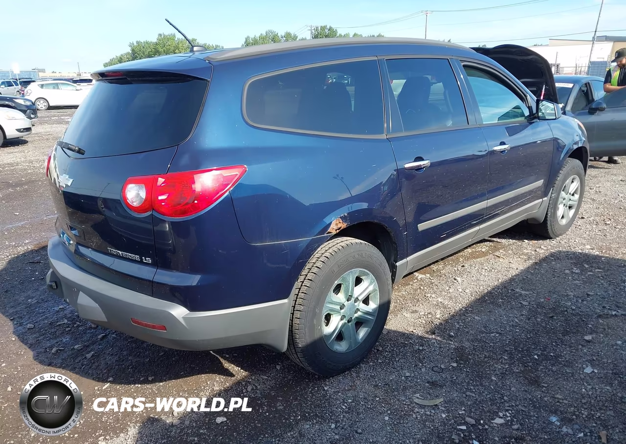 2012 Chevrolet Traverse Ls VIN:1GNKREED9CJ193830 - 4