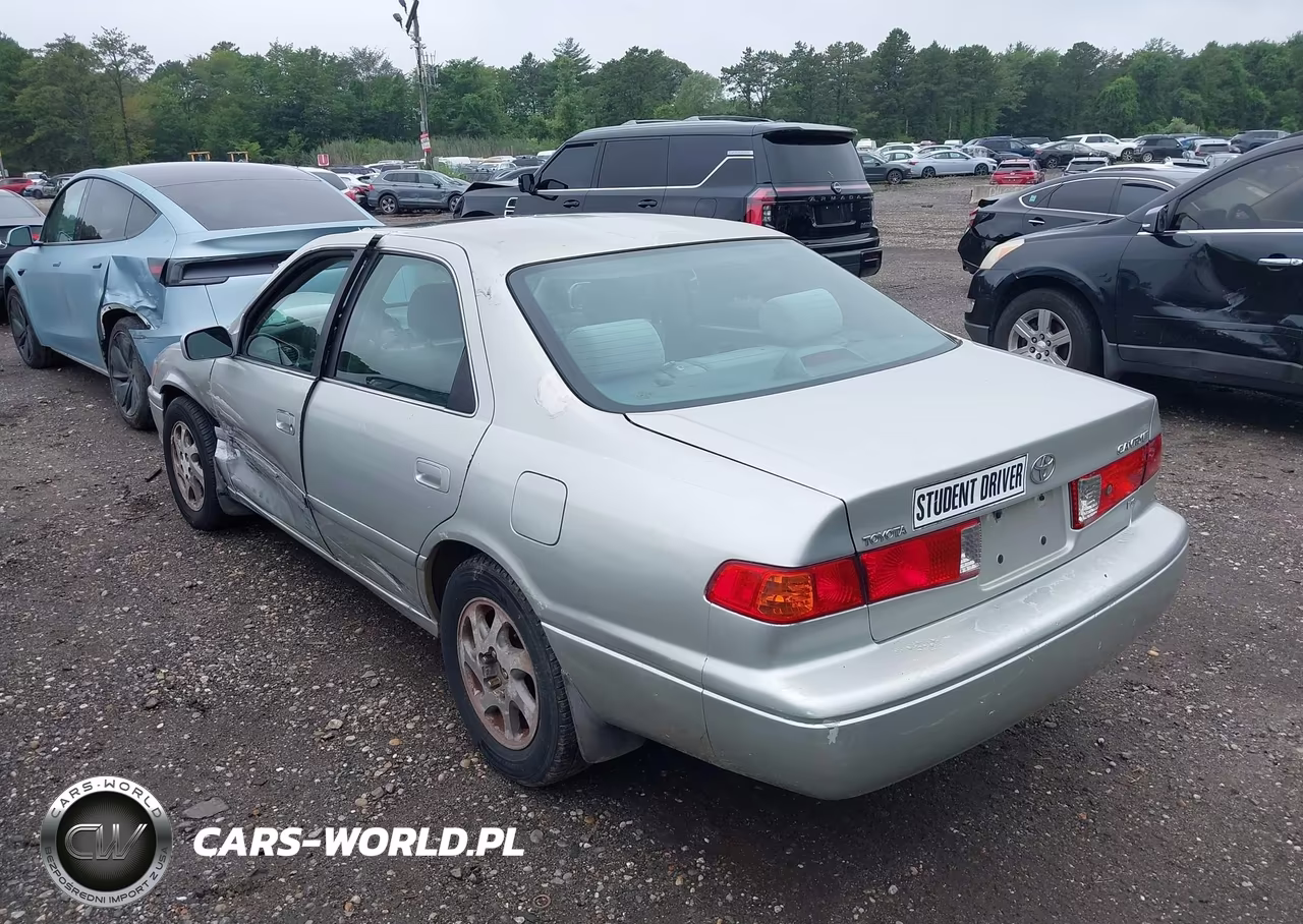 2000 Toyota Camry Le V6 VIN:4T1BF22K7YU111100 - 3