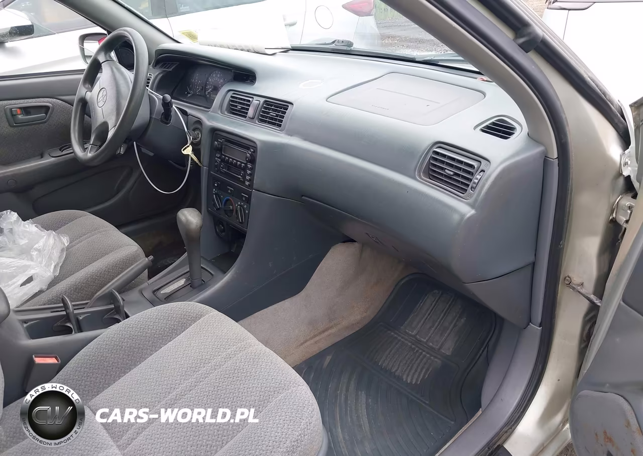 2000 Toyota Camry Le V6 VIN:4T1BF22K7YU111100 - 5