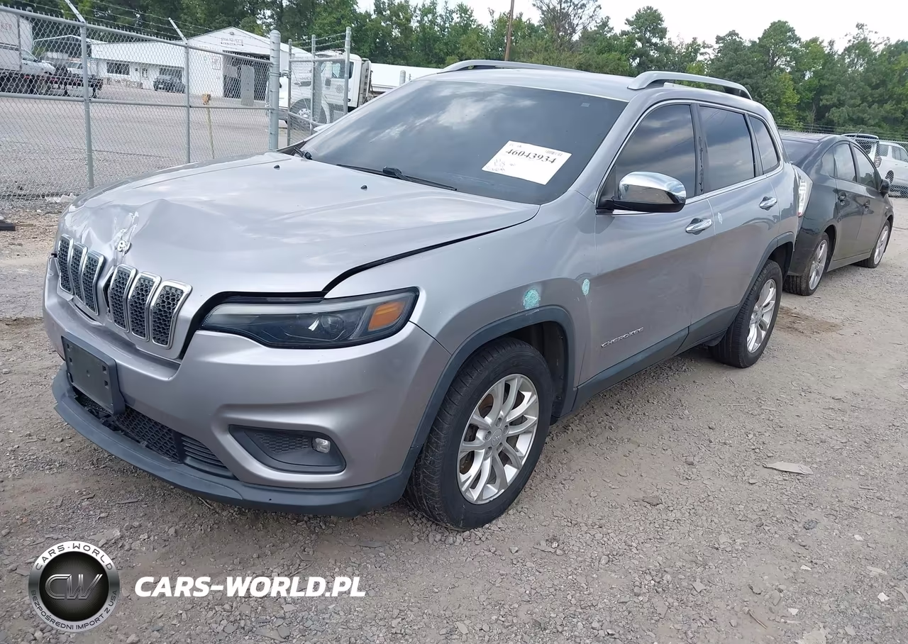 2019 Jeep Cherokee Latitude Fwd VIN:1C4PJLCB8KD205300 - 2