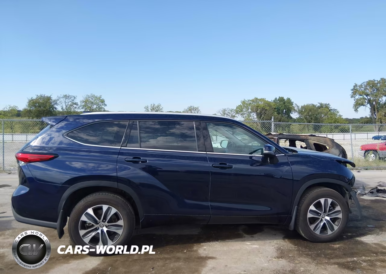 2022 Toyota Highlander Xle VIN:5TDHZRBH1NS566589 - 14
