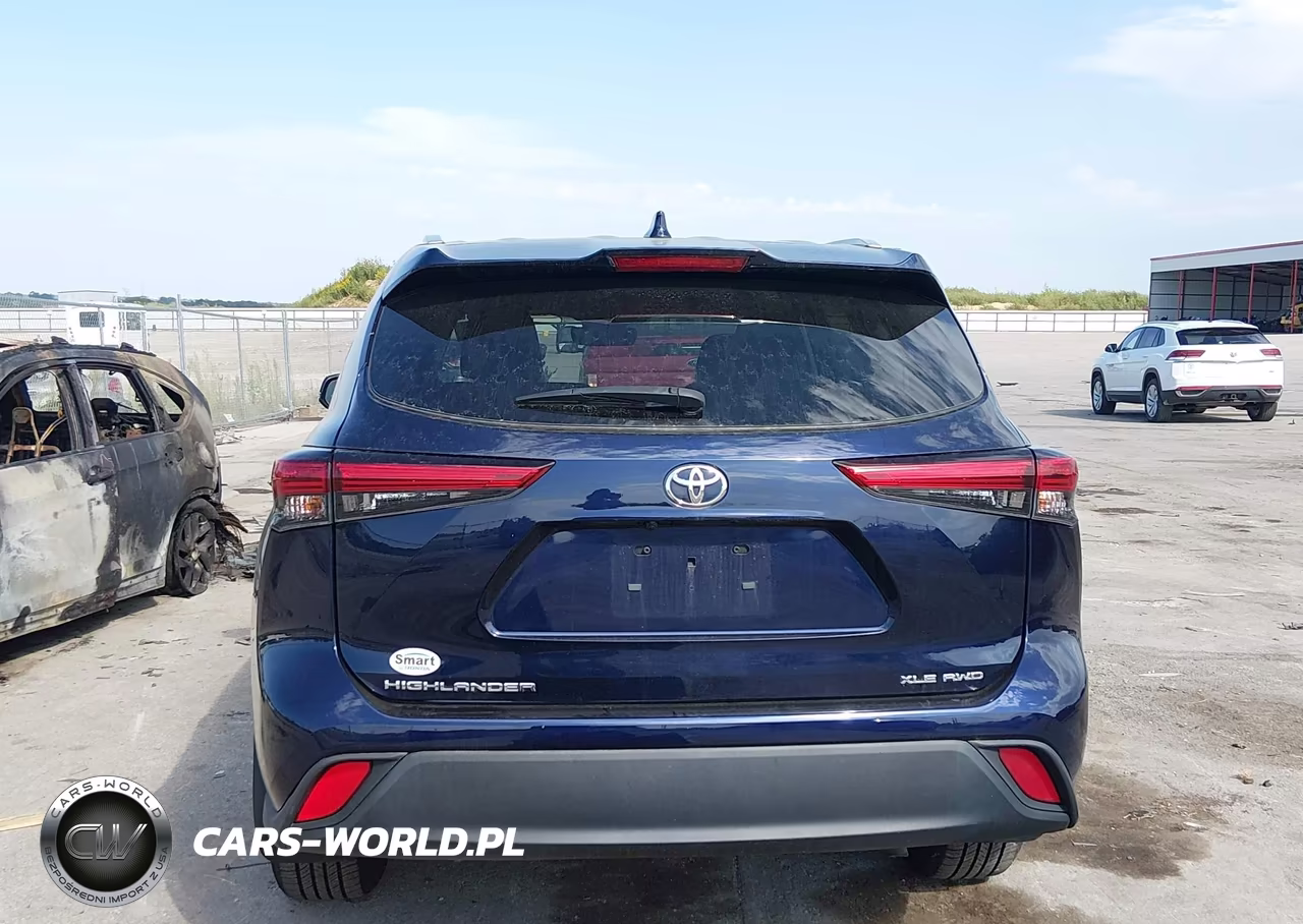2022 Toyota Highlander Xle VIN:5TDHZRBH1NS566589 - 17