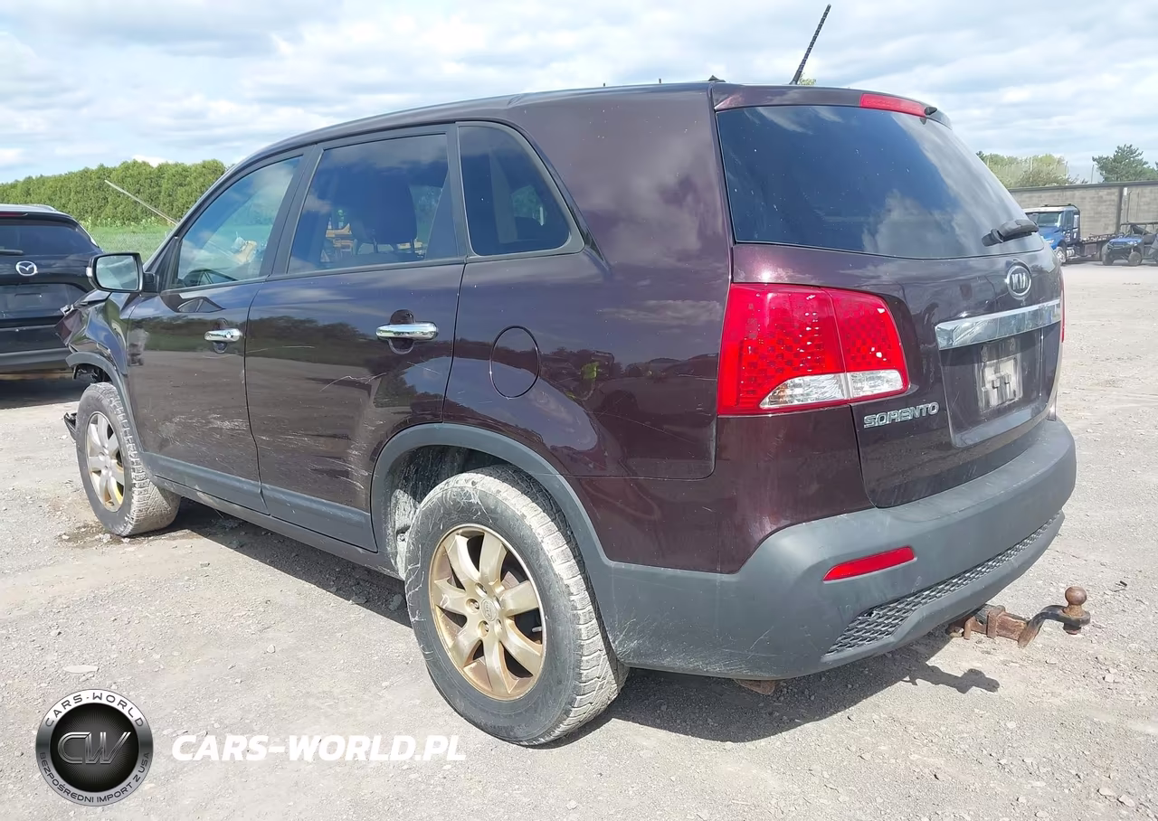 2011 Kia Sorento Lx V6 VIN:5XYKT4A26BG118302 - 3