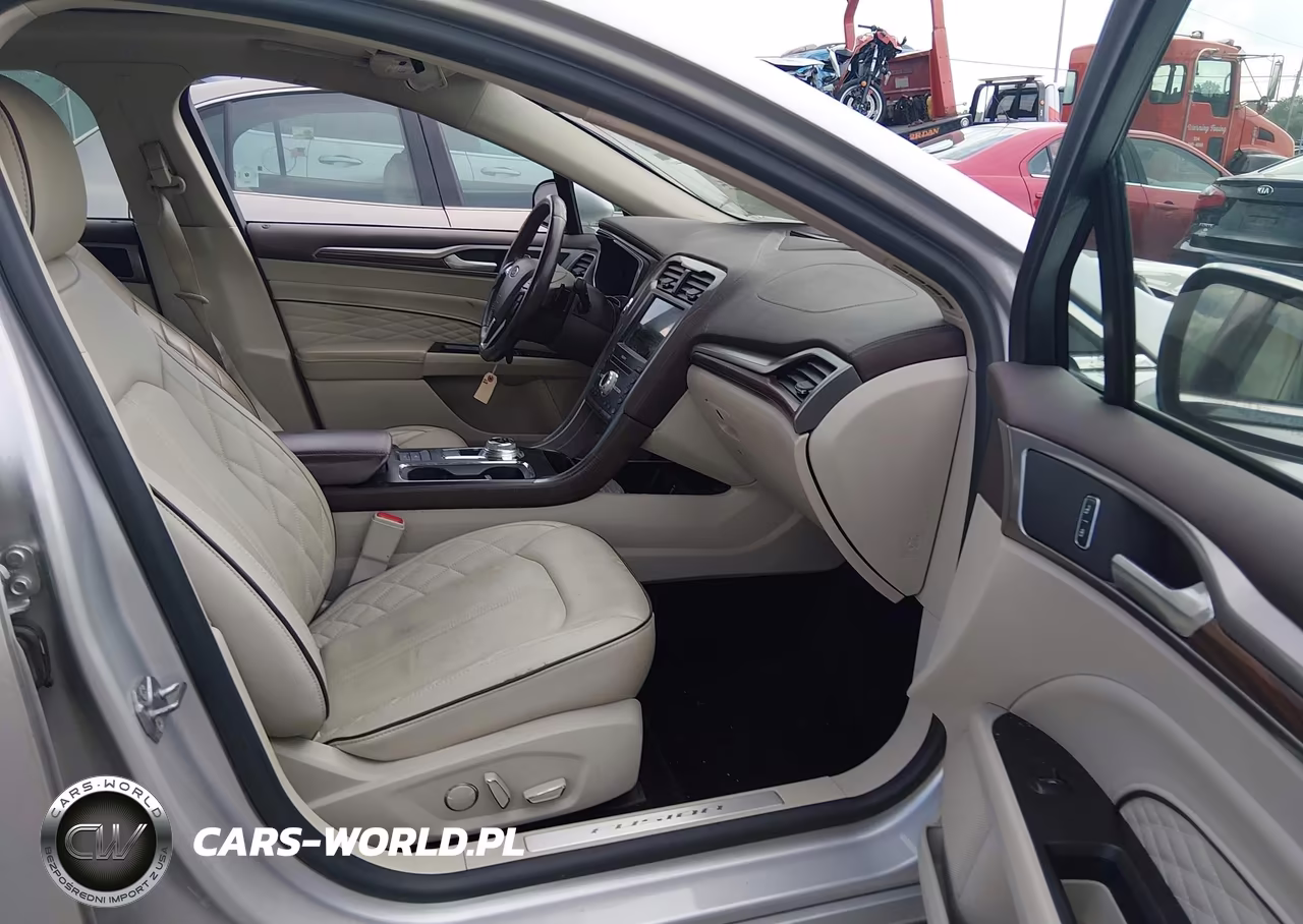 2017 Ford Fusion Platinum VIN:3FA6P0D97HR310663 - 5
