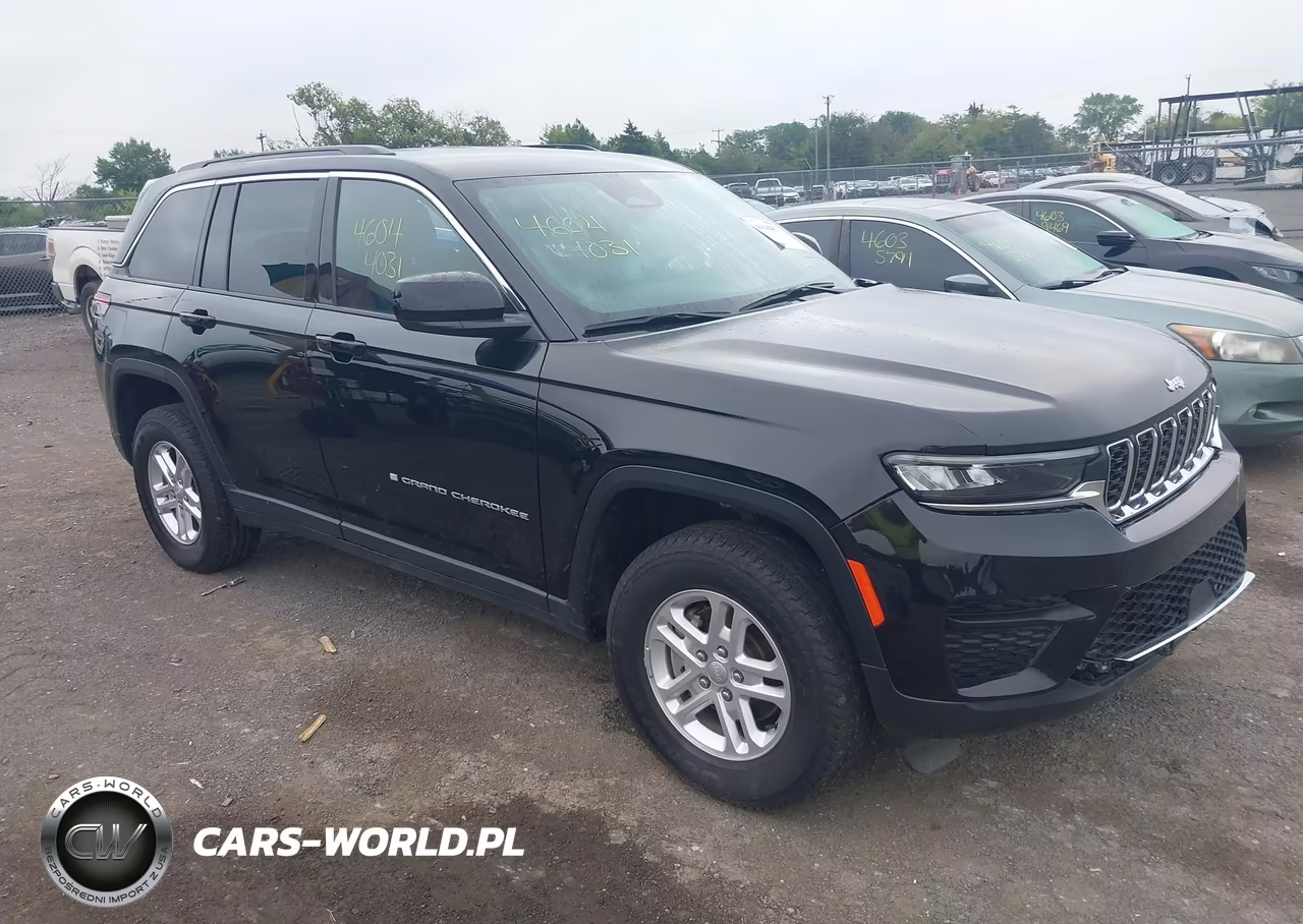 2025 Jeep Grand Cherokee Laredo 4X4